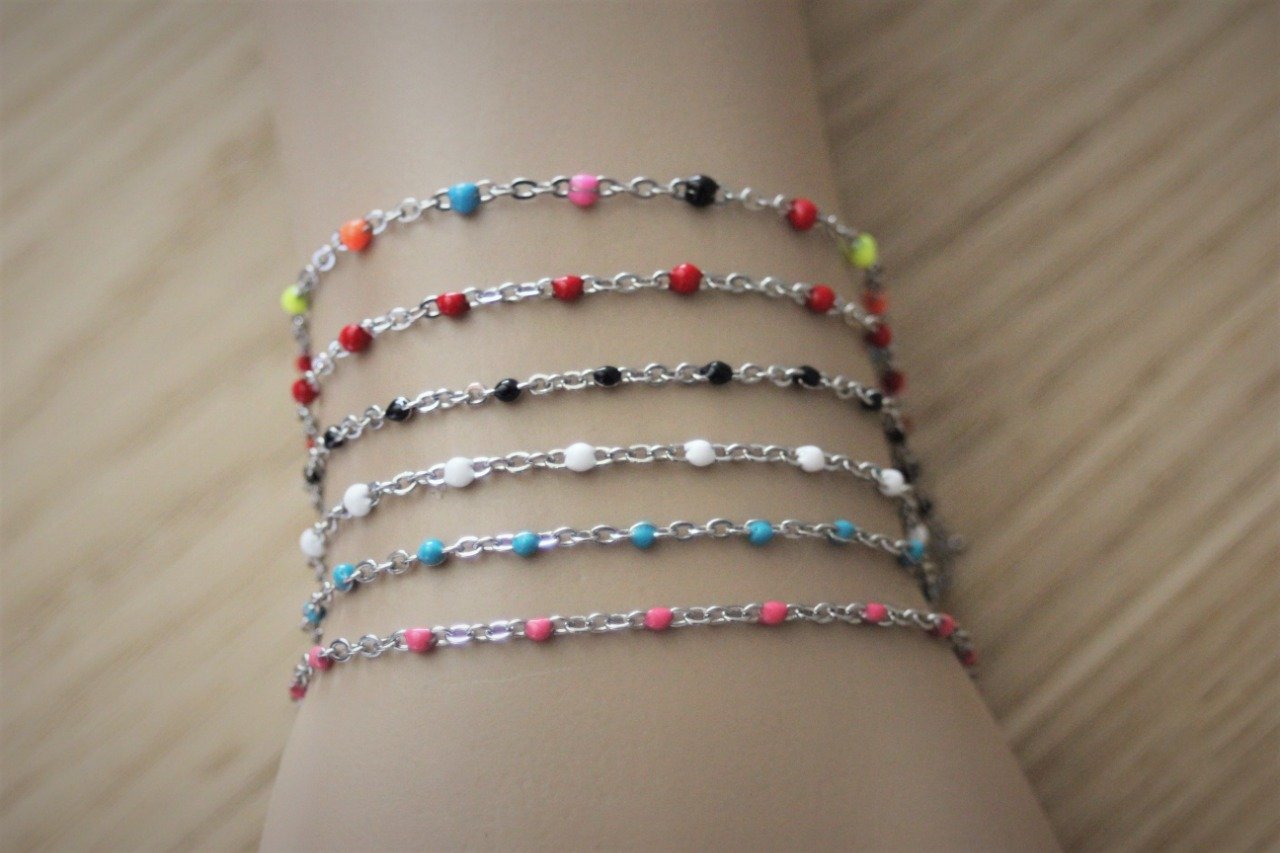 Bracelet acier inoxydable petites perles de couleur en résine -  Emmafashionstyle